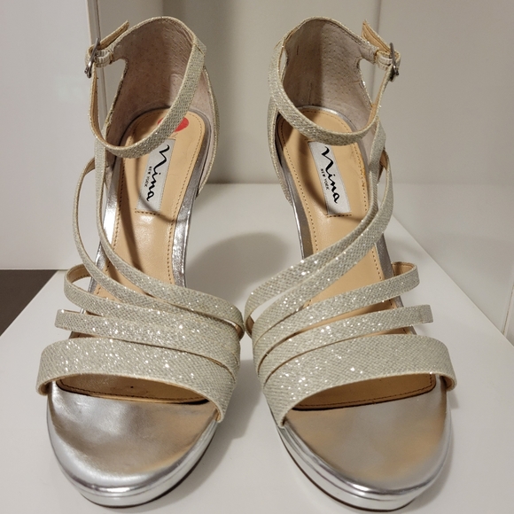 NEW WITH TAGS NINA SILVER HEELS SIZE 8M - Picture 3 of 4